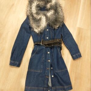 Playful fun Jean‎ Coat or Dress & removable faux fur collar & leather guess belt